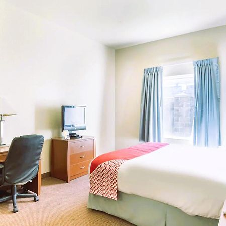 Oyo Townhouse Clute Lake Jackson Luaran gambar