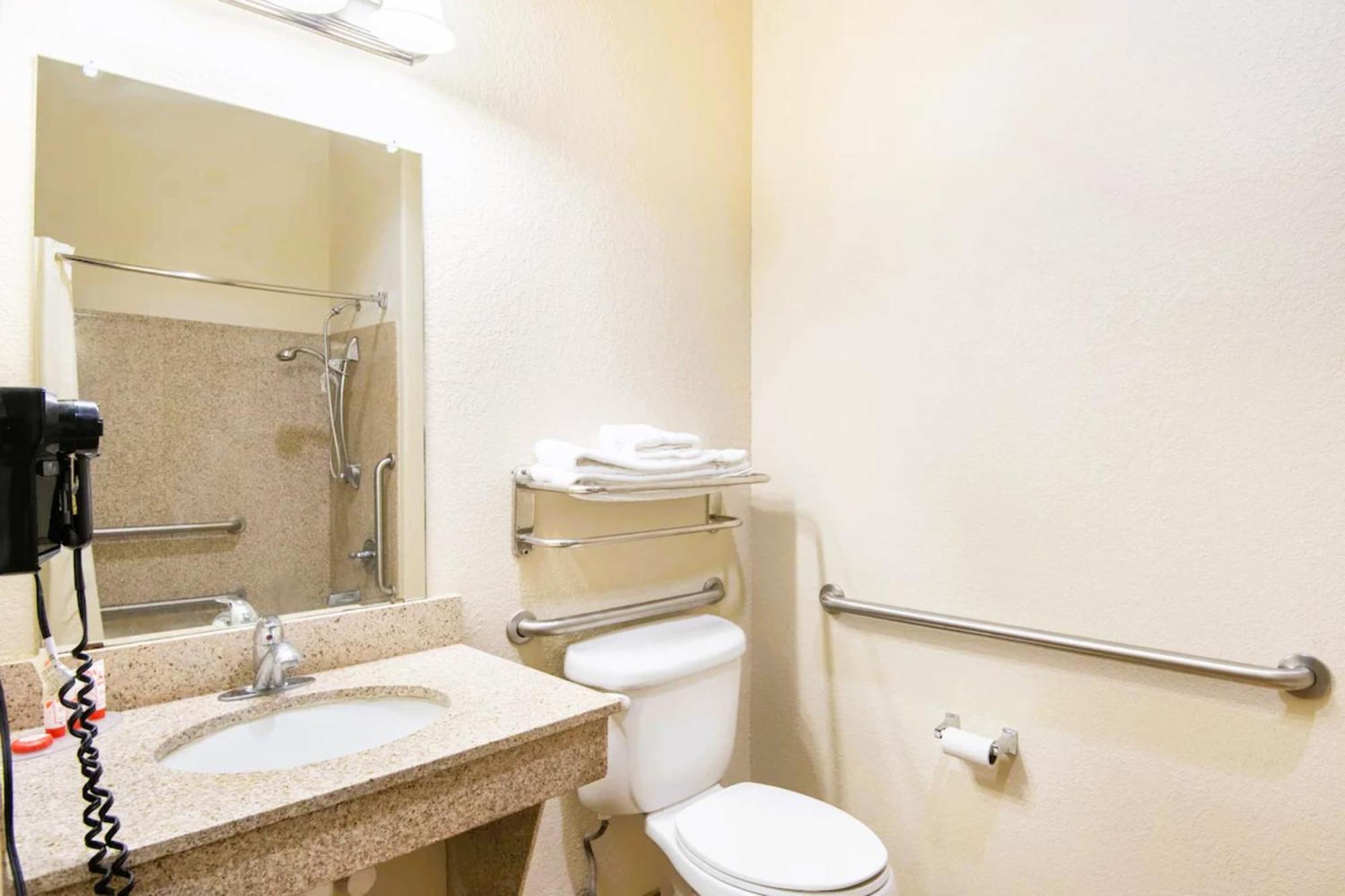 Oyo Townhouse Clute Lake Jackson Luaran gambar