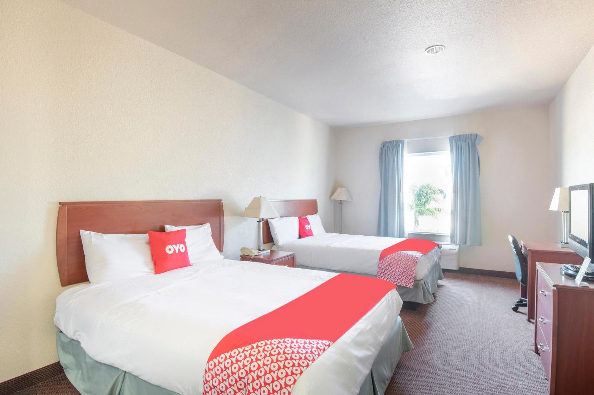 Oyo Townhouse Clute Lake Jackson Luaran gambar