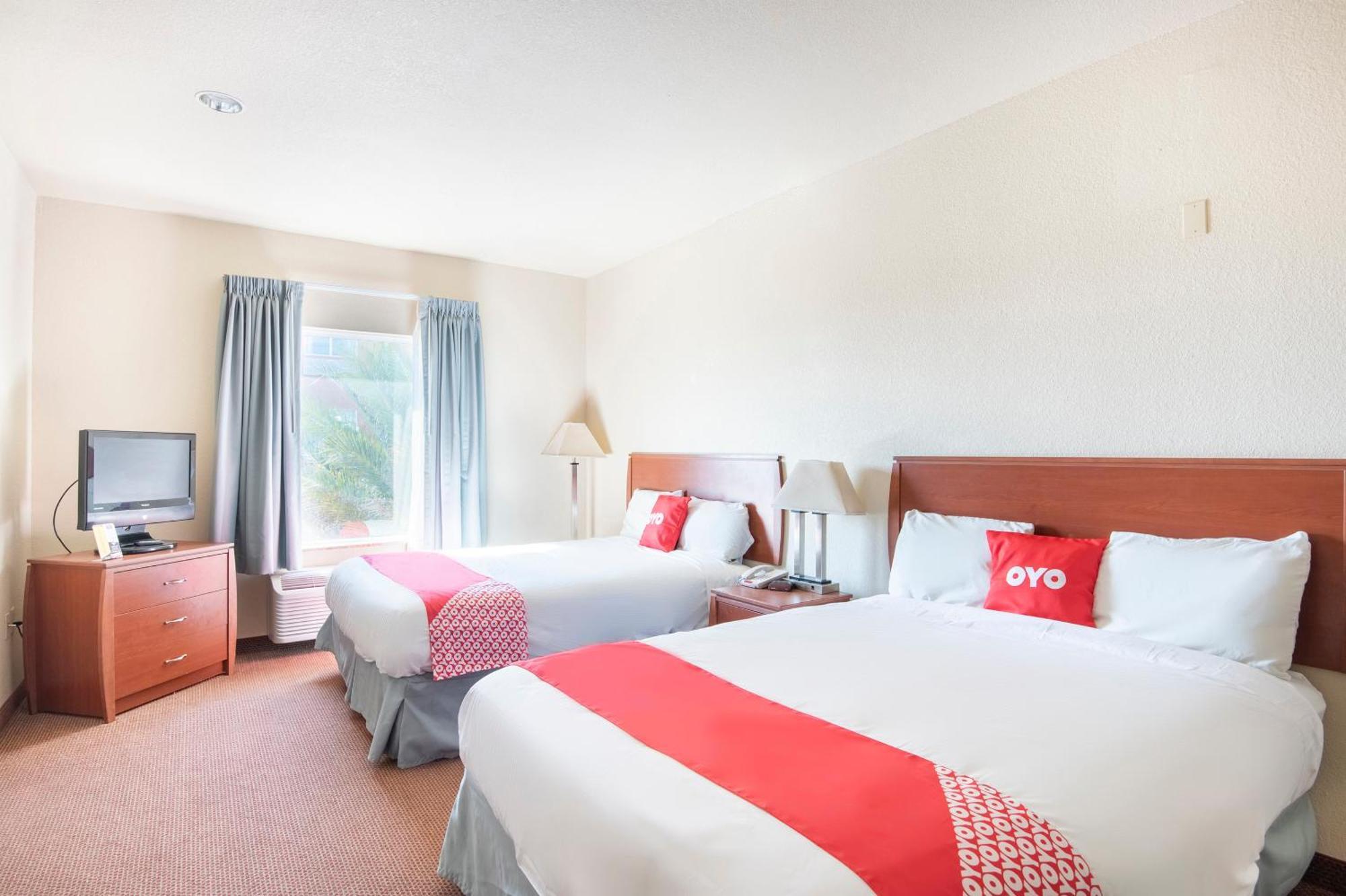 Oyo Townhouse Clute Lake Jackson Luaran gambar