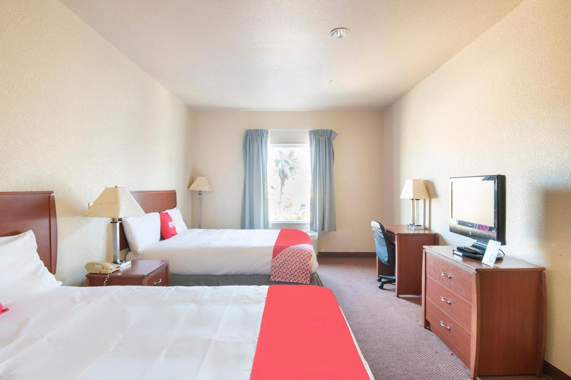 Oyo Townhouse Clute Lake Jackson Luaran gambar